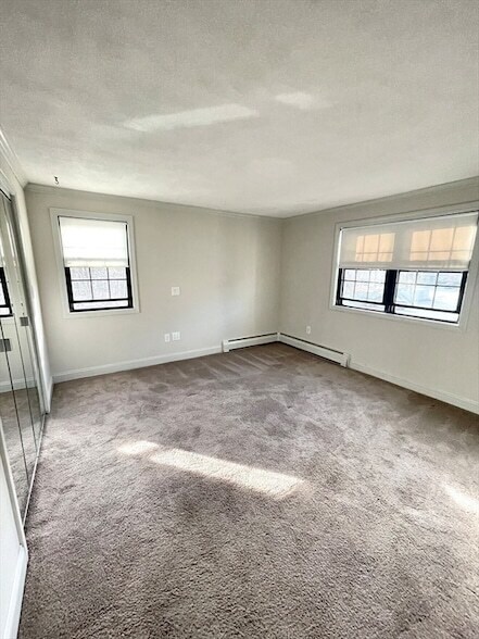 Building Photo - 8 Kenmar Dr