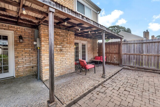 Building Photo - 1553 W Sam Houston Pkwy S
