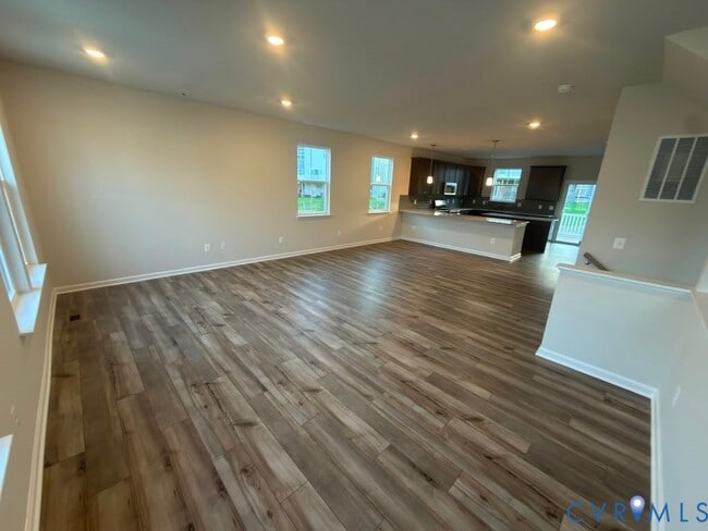 Building Photo - 8760 Whitman Dr