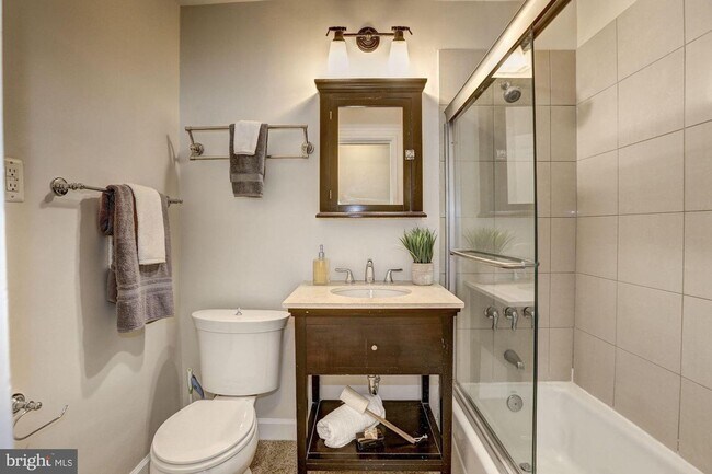 Building Photo - 1618 S St NW