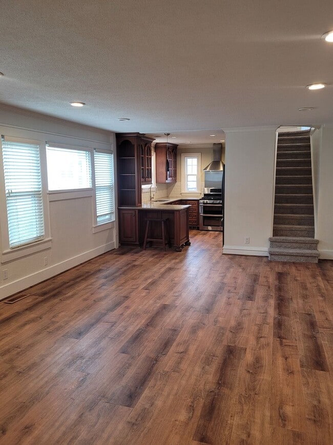 Building Photo - 3 Bedroom 1.5 Bath Cottage-Old Southwest