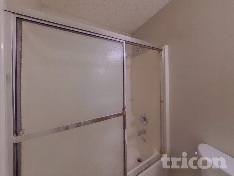 Building Photo - 5515 Sapphire Cir