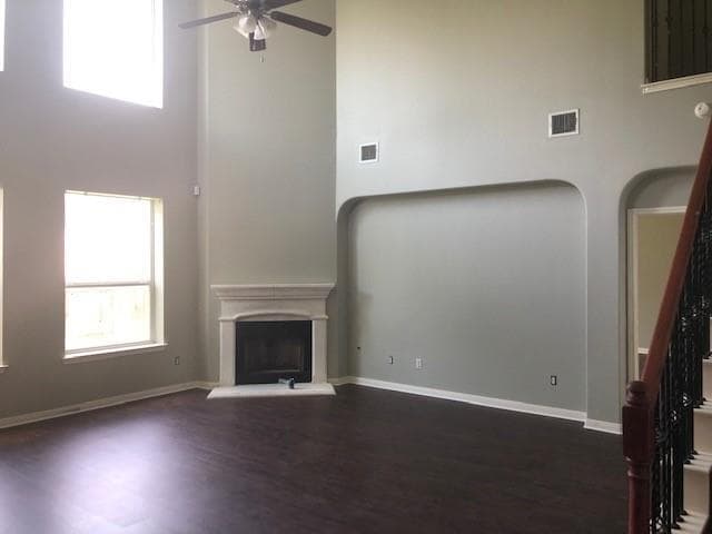 Building Photo - 713 Crestwood Ln