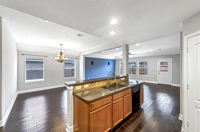 Building Photo - 22435 Stamford Brook Ct
