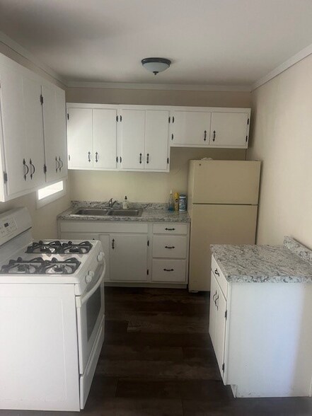 Building Photo - 105 Warner Rd