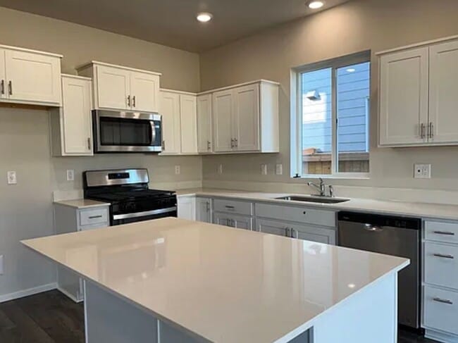 Building Photo - 4831 Parsley Ave NE