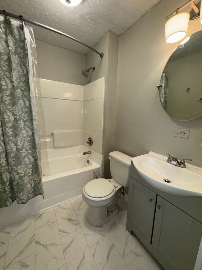 Building Photo - 306 N 32nd St