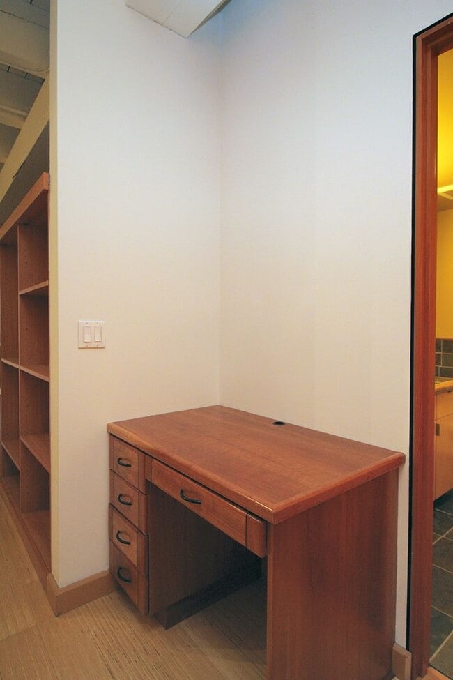 Building Photo - 416 NW 13th Ave