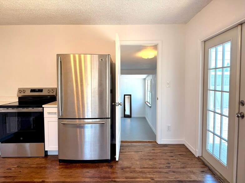 Building Photo - 7220 1st Ave N