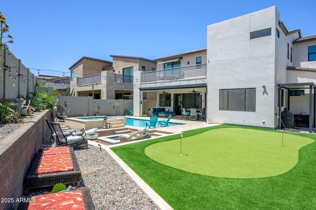Building Photo - 1221 E Paseo Way