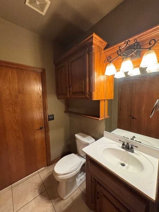 Building Photo - Stunning 3 bed in immaculate community, NO mowing, neighborhood pool, and GATED entry!