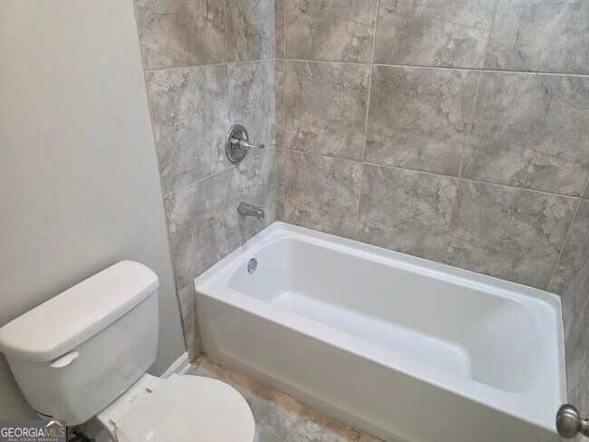 Building Photo - 622 Plantation Dr