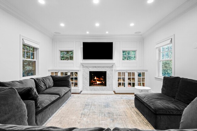 Building Photo - 16 Hilltop Dr