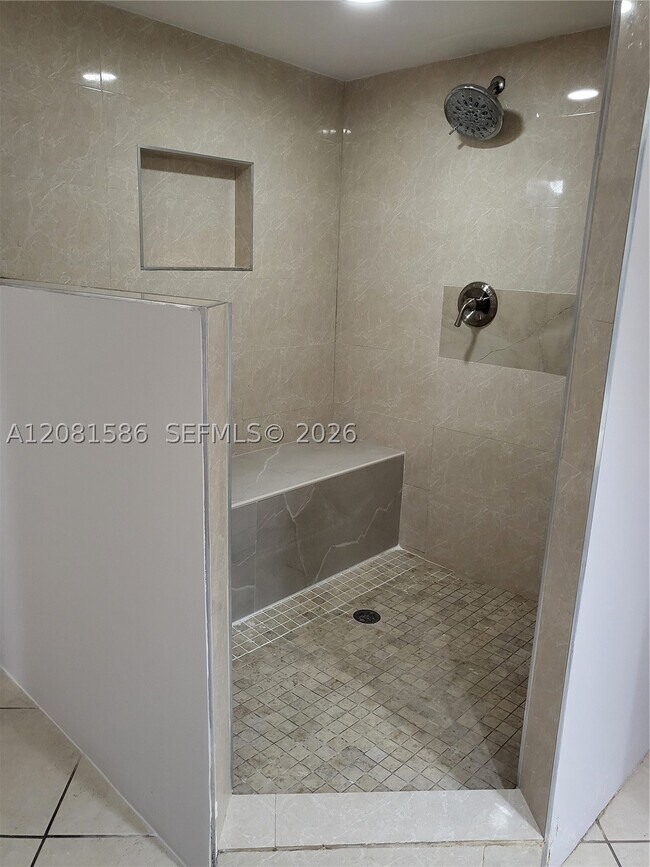 Building Photo - 6924 SW 114th Pl