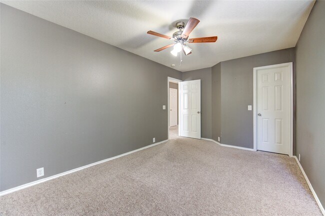 Building Photo - 5711 Kenwood