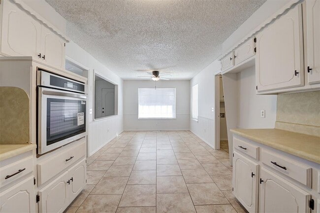 Building Photo - 524 Sherwood Ln