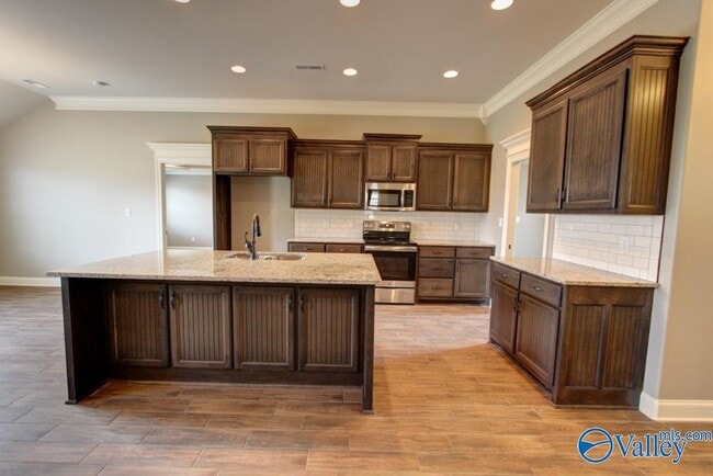 Building Photo - 22947 Pin Oak Dr