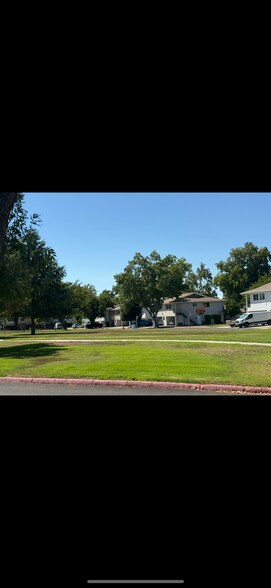 Building Photo - 1494 Del Rio Cir