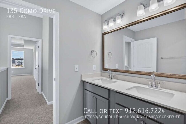 Building Photo - 135 Como Dr