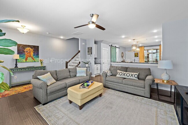 Building Photo - 410 Triumph Ln