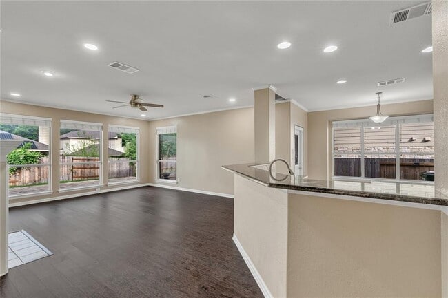 Building Photo - 4204 Fairmeadow Dr