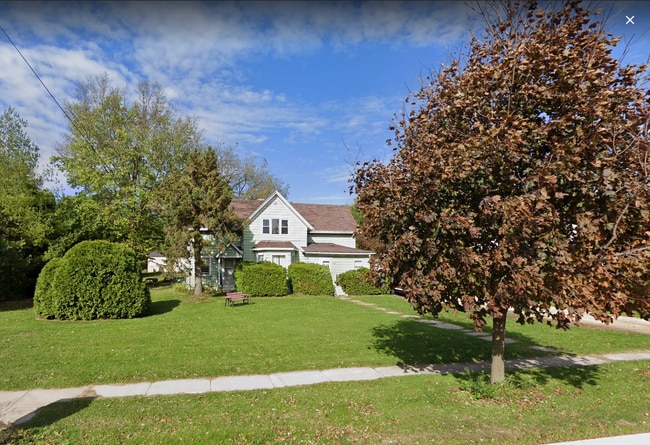 Primary Photo - 704 Milwaukee St