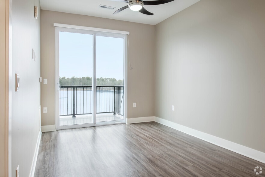 1BR, 1BA - 695SF - Schofield Mill Apartments