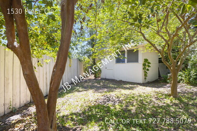 Building Photo - 1530 Price Cir