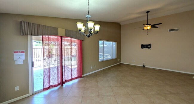 Building Photo - 3 Bedroom Home in the Silverhawk Community Near N Cooper Rd and W Guadalupe Rd!