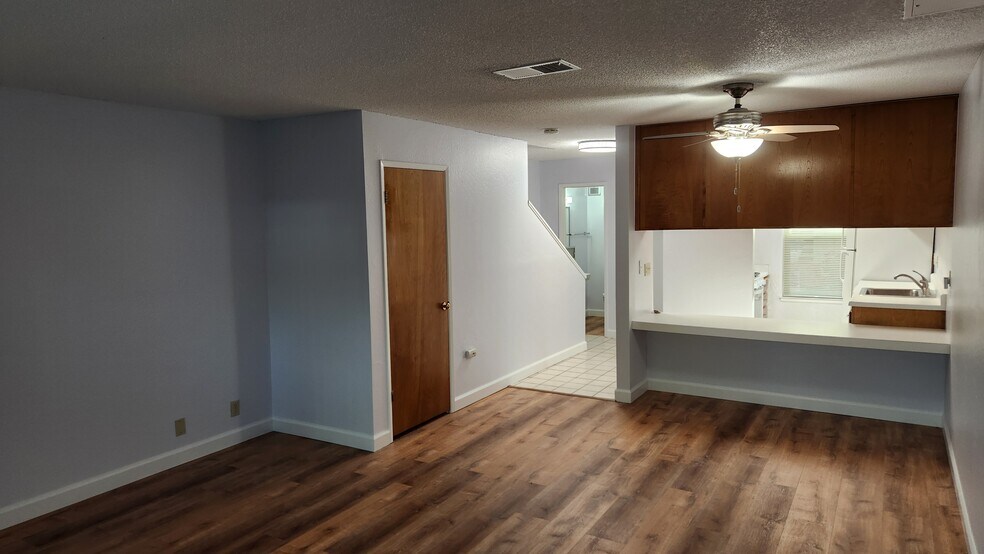 Building Photo - 1001 Murrieta Blvd