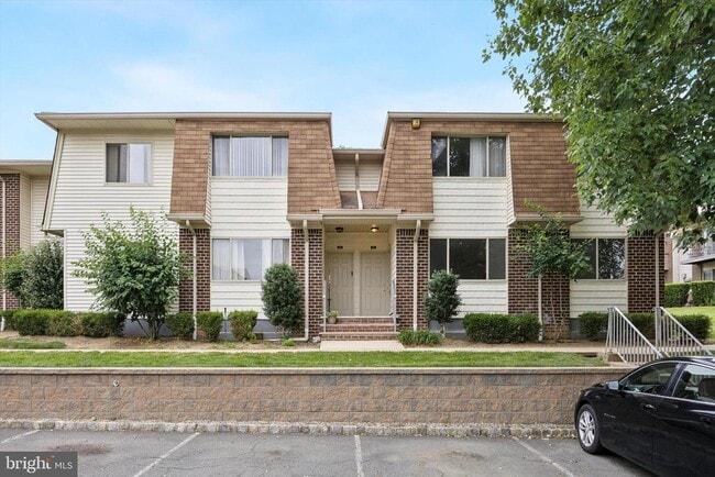 Building Photo - 511 Bradley Ct