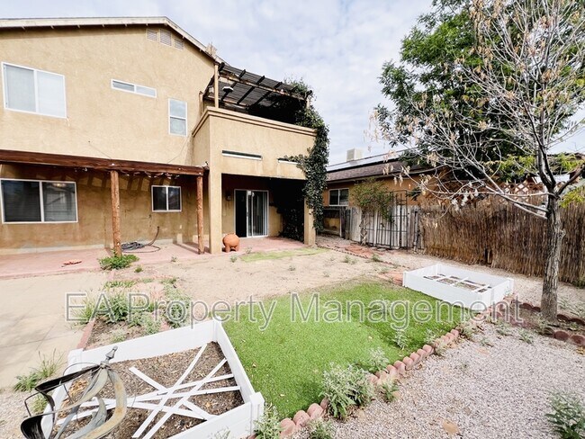 Building Photo - 7008 Angela Dr NE