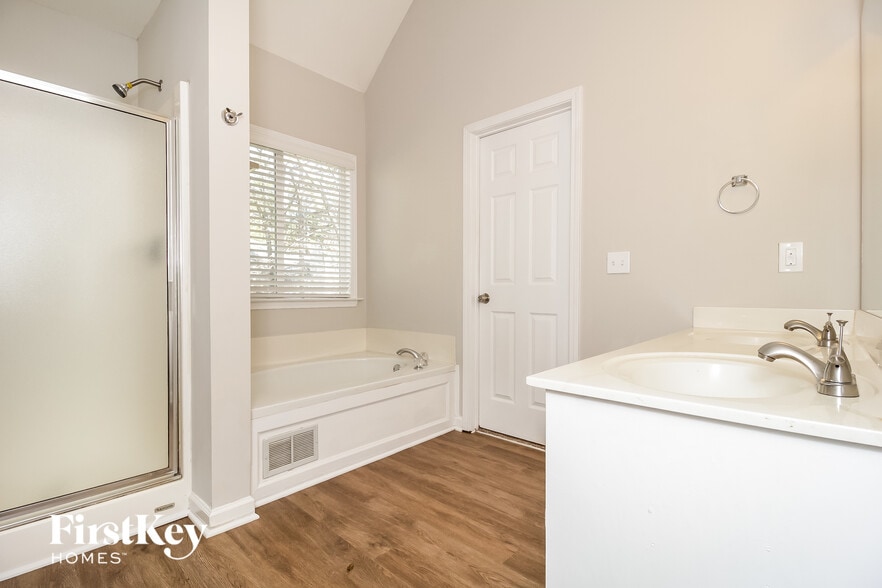 Building Photo - 14 Windcliff Ct SW