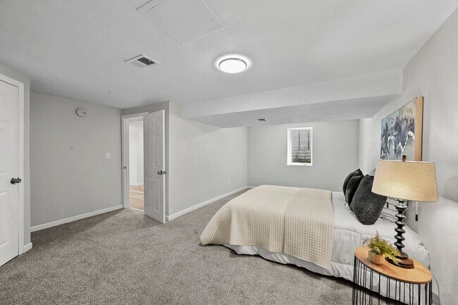 Building Photo - 3642 W 90th Pl