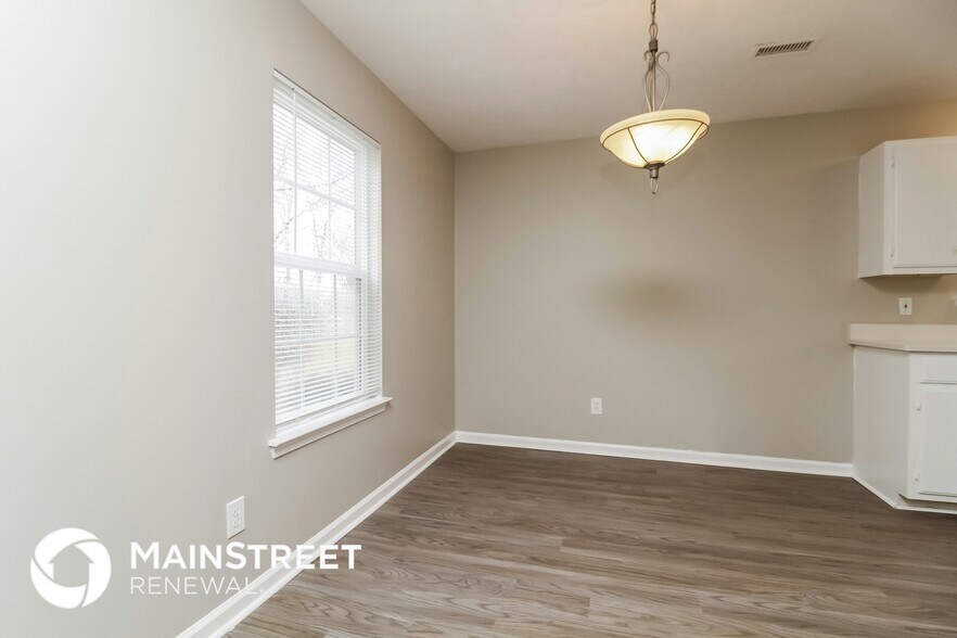 Building Photo - 448 Dorchester Dr