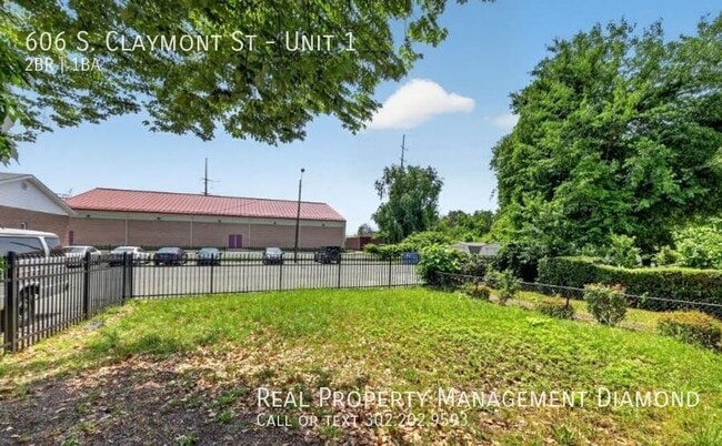 Building Photo - 606 S Claymont St