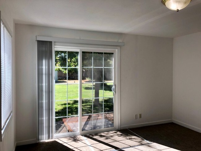 Building Photo - Adorable Home For Rent In Tahoe Park South