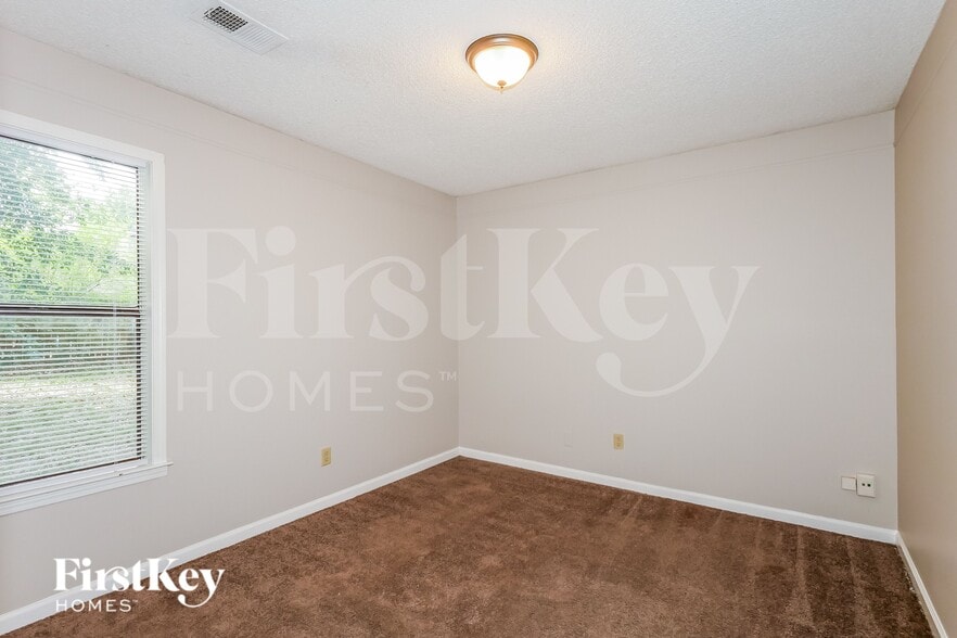 Building Photo - 4571 Blue Willow Rd
