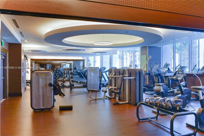 Building Photo - 200 Biscayne Blvd Way