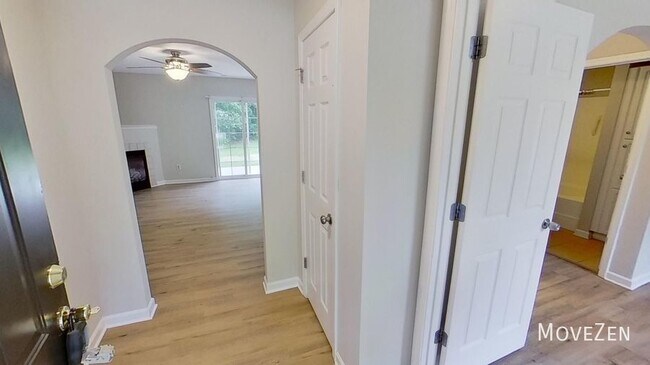 Building Photo - 1517 Everett Springs Dr