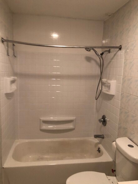 Building Photo - 1641 Acushnet Ave