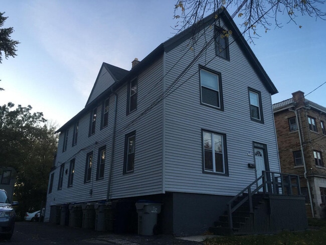 Primary Photo - 1759 N Arlington Pl