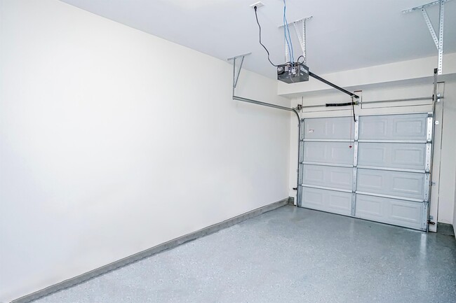 Building Photo - 405 Christiane Way