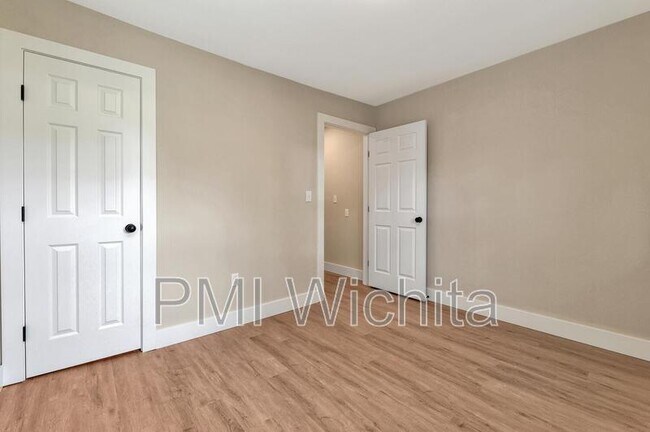 Building Photo - 339 N Joann St