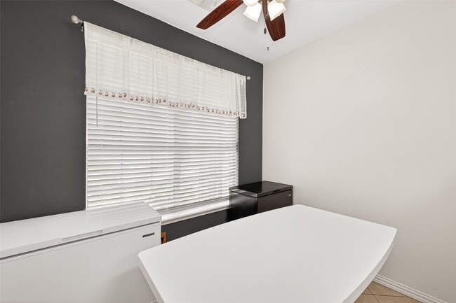 Building Photo - 20135 Golden Mesa Dr