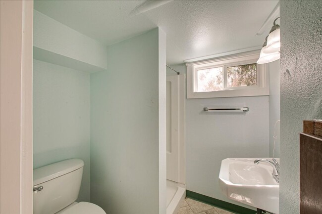Building Photo - Boise Bench Bliss – Location, Style, and S...