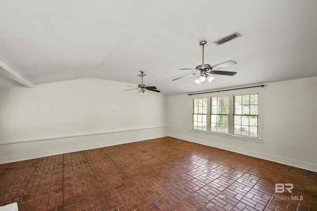 Building Photo - 109 Nichols Ave