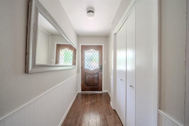 Building Photo - 807 Eastcliff Dr