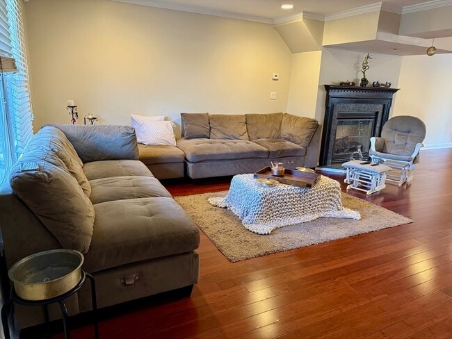 Building Photo - 218 Rangeway Rd