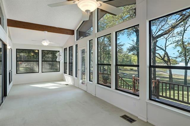 Building Photo - 11090 Lakeside Dr